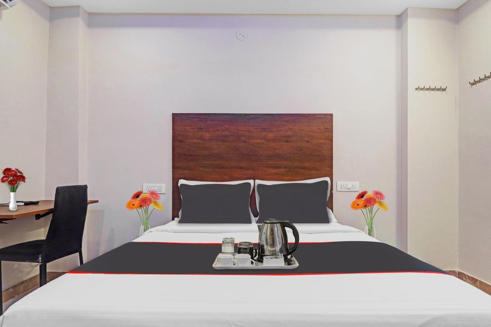 Super Capital O Srinika Inn Gachibowli Extérieur photo